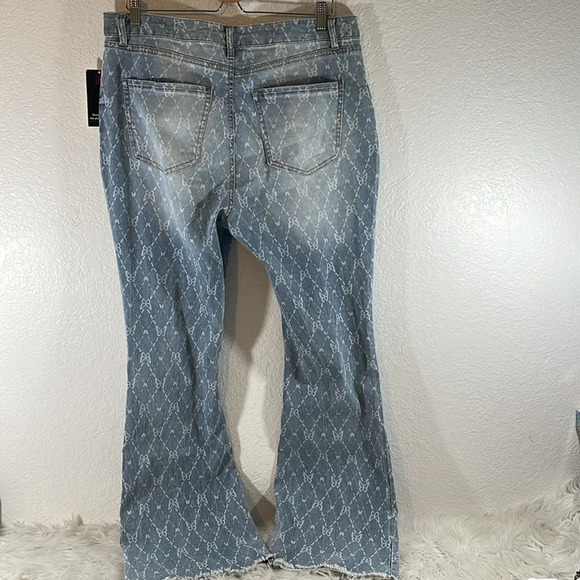 No Boundaries Butterflies Print Juniors Five Pocket Flare Jeans Size 17 NEW - Picture 7 of 14